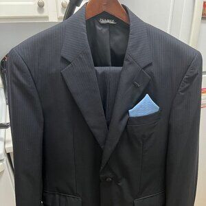 Jos A Bank Executive Collection Suit - 42/34 R (Pre-owned) Good condition & Bag
